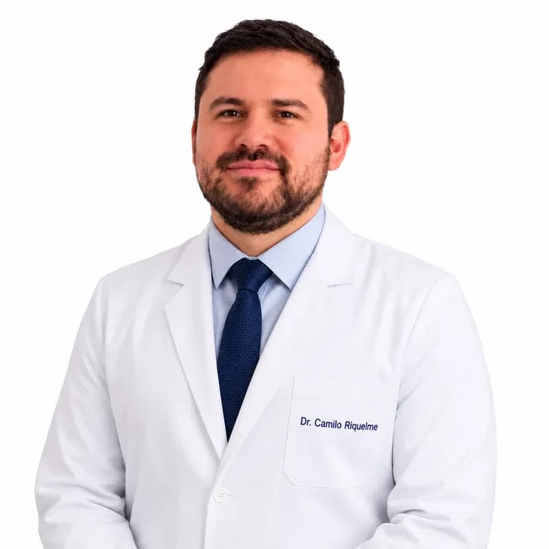 Dr. Camilo Riquelme